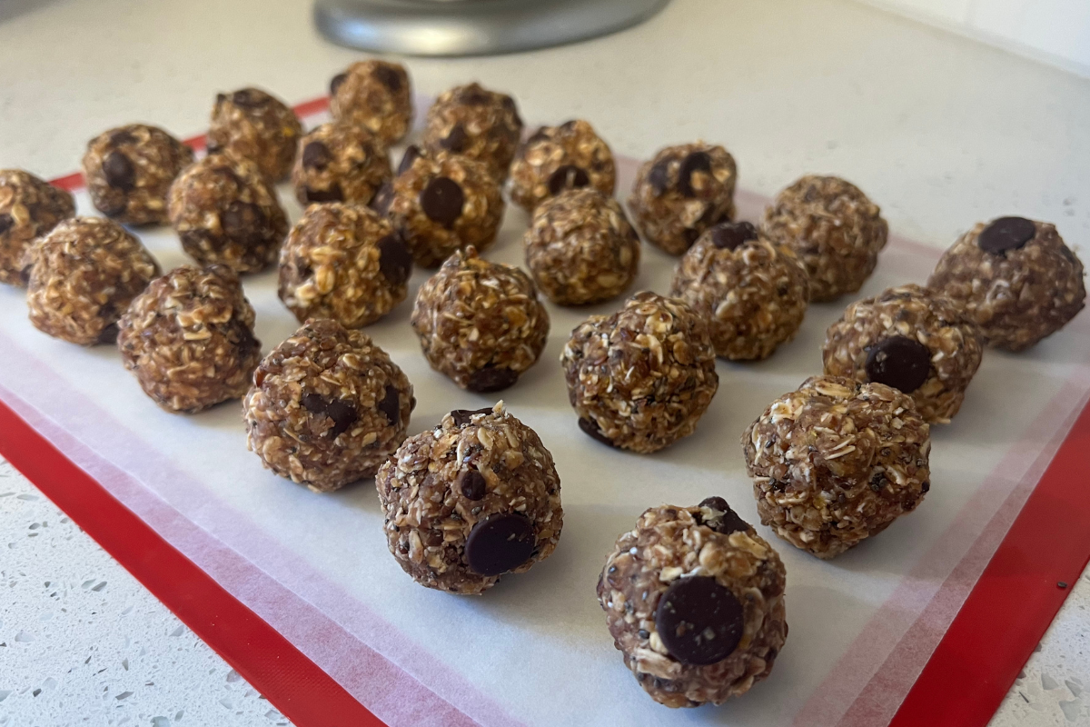 PB Chocolate Chip Energy Bites